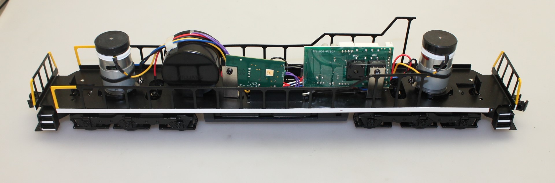 (image for) Complete Chassis - NYC ( O Scale SD90 )